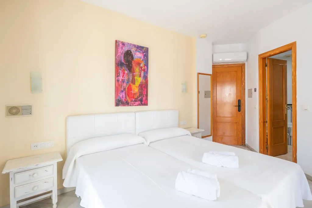 DOUBLE SINGLE USE ECONOMY Room, Hotel Playamaro, Costa Del Sol