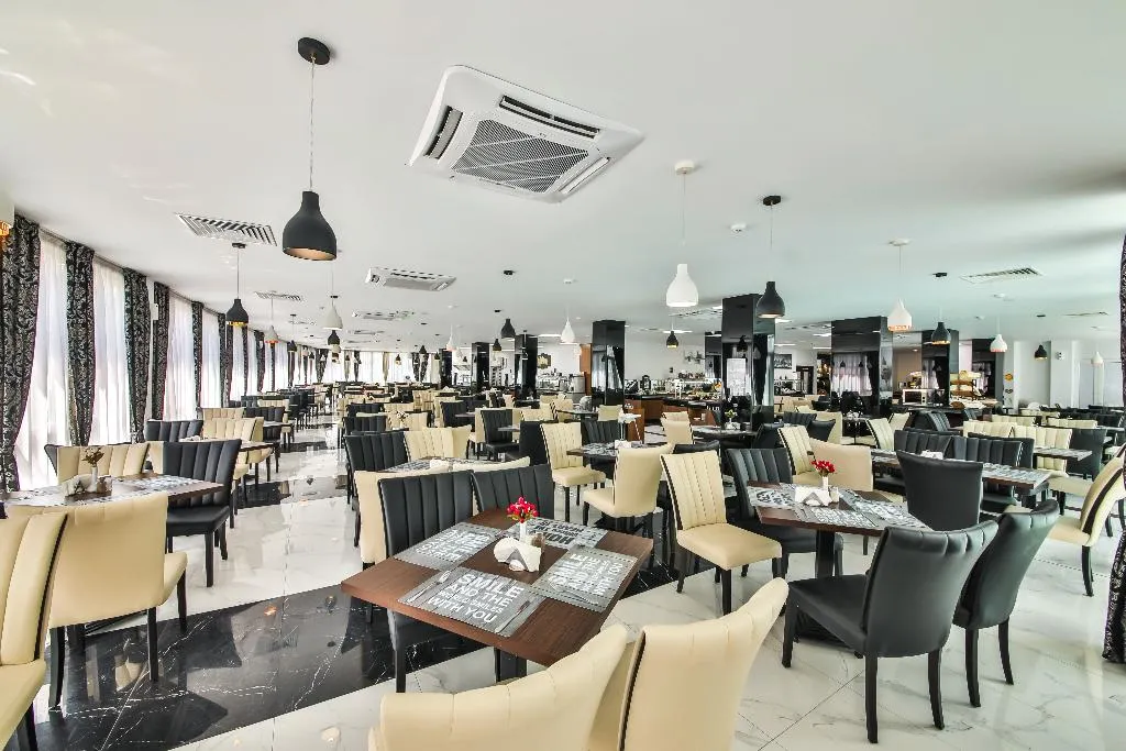 Restaurant, Prestige Deluxe Hotel Aquapark Club, Varna