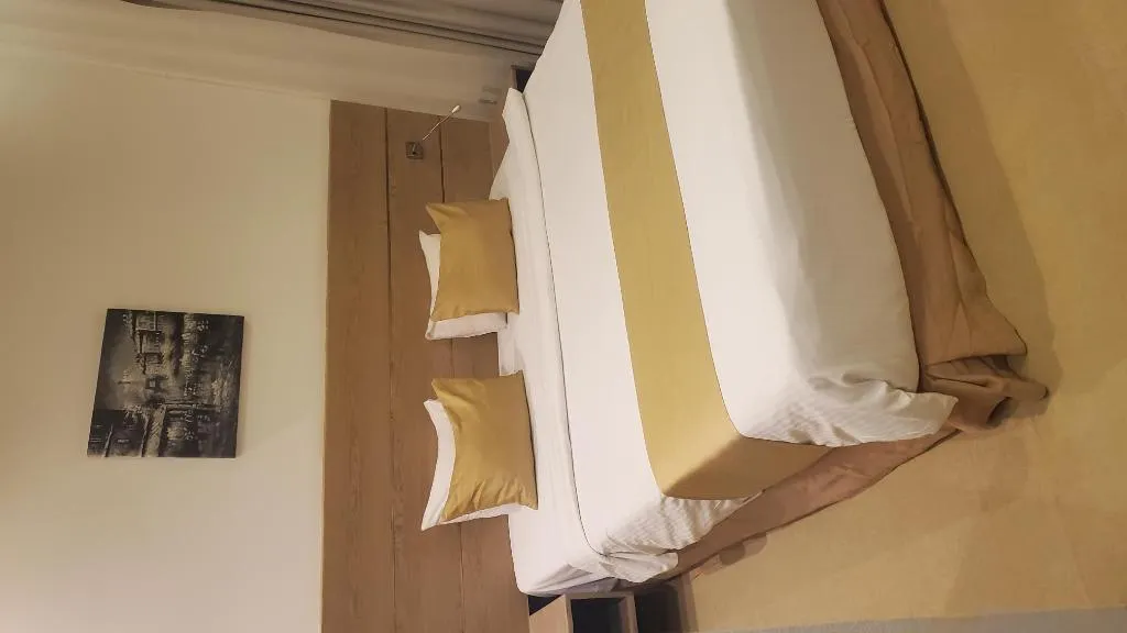 Room, Aldar Hotel, Dubai