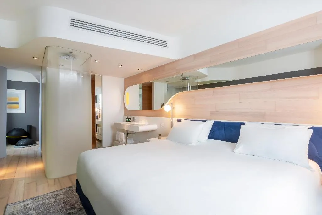 DOUBLE PREMIUM KING BED Room, Voco Milan Fiere, Milan
