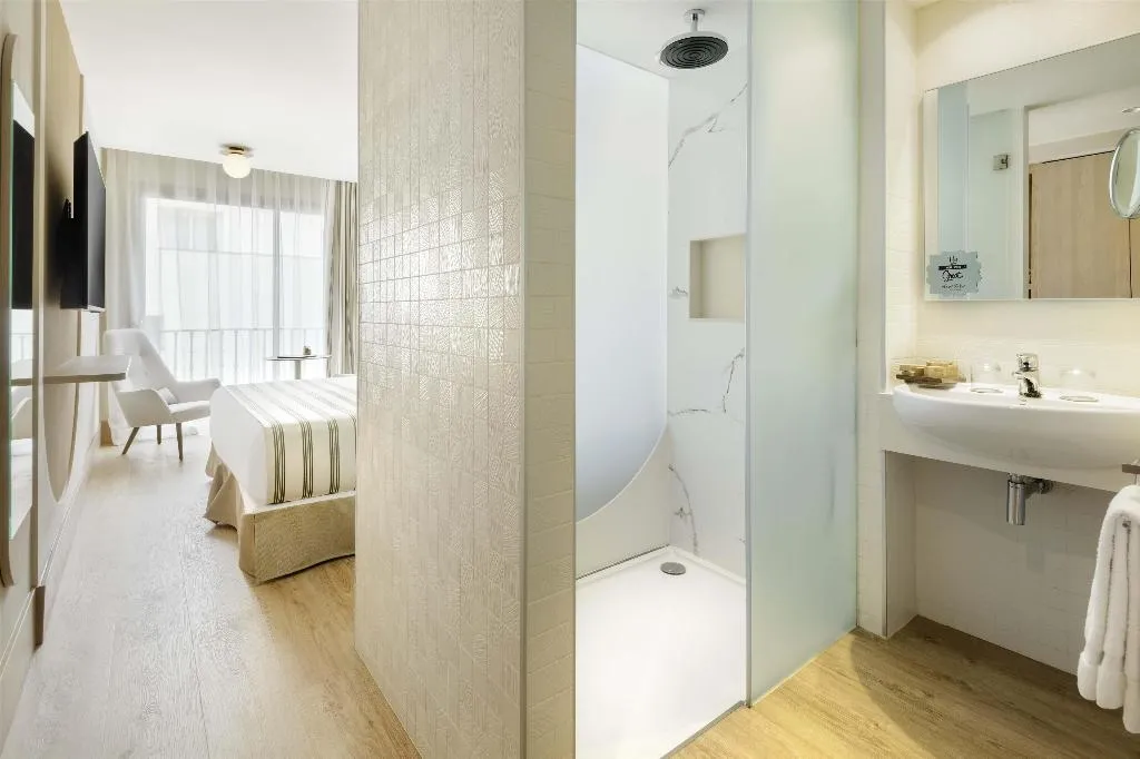 Double or Twin SUPERIOR Room, Barcelo Illetas Albatros, Majorca