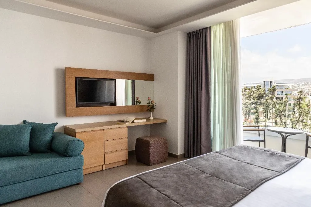 Double or Twin CAPACITY 4 Room, Royal Apollonia, Cyprus