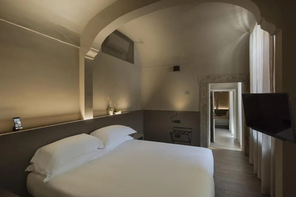 Room, Dei Barbieri, Rome