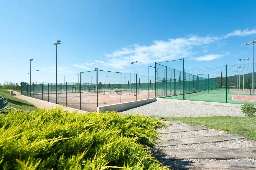 Sports and Entertainment, Mas Sola, Barcelona