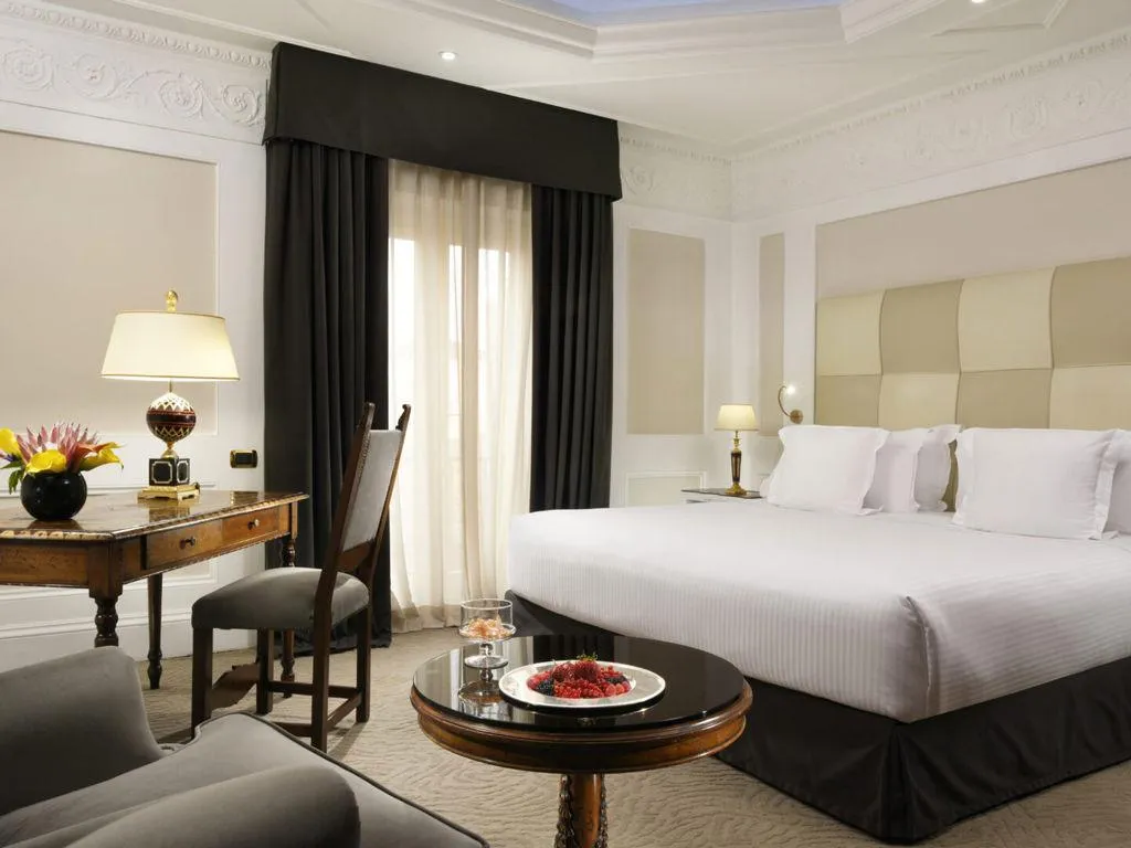 SUITE WITH TERRACE Room, Splendide Royal Rome, Rome