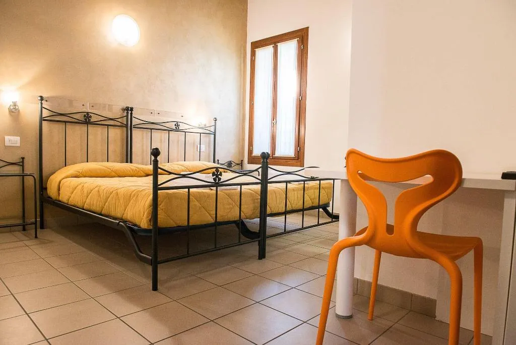 Room, Domus Clugiae, Venice