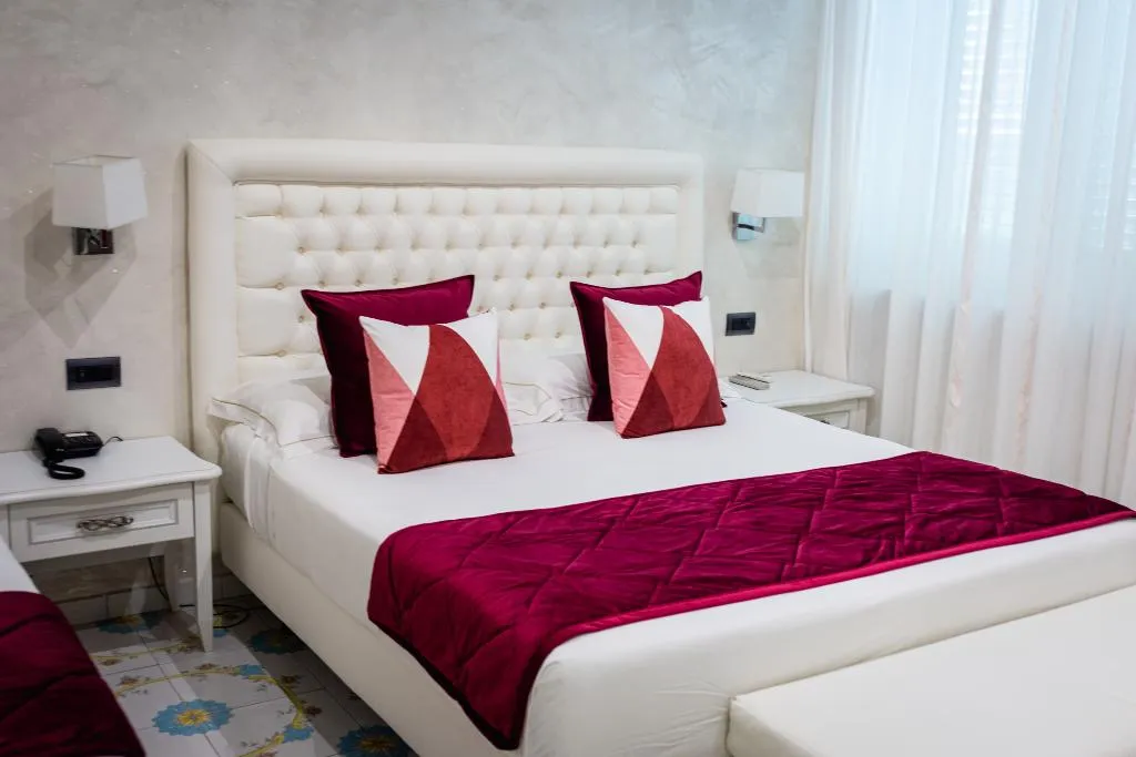 TRIPLE STANDARD Room, Hotel San Pietro, Naples