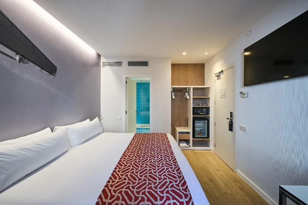 DOUBLE SINGLE USE WITH BALCONY Room, Catalonia Avinyo, Barcelona