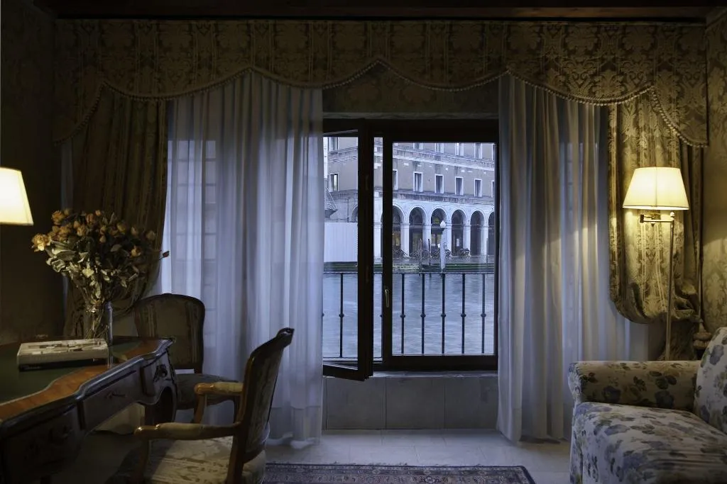Room, Hotel Al Ponte Antico, Venice