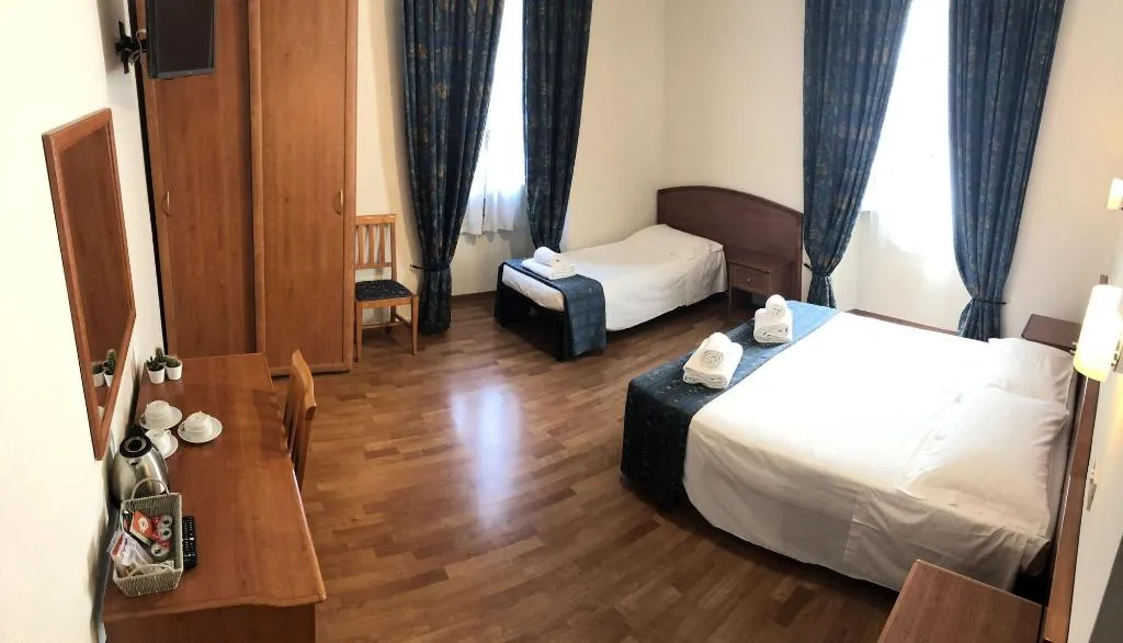 Room, Soggiorno Madrid, Florence