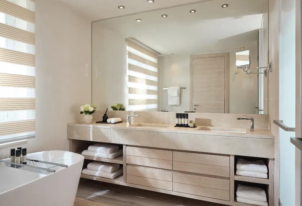 JUNIOR SUITE POOL VIEW Room, Porto Sani, Halkidiki
