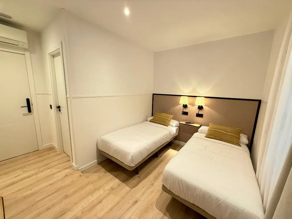 TWIN STANDARD Room, Mucho Madrid, Madrid