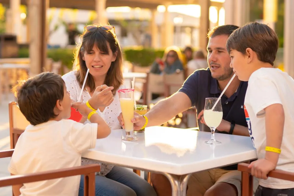 Terrace, Club Hotel Aguamarina, Menorca