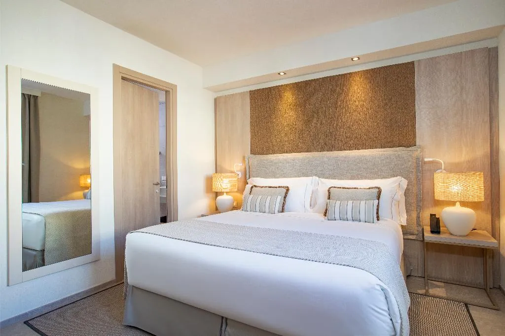 DOUBLE Accessible KING SIZE BED Room, Mangia's Santa Teresa Sardinia, Curio Collection, Olbia