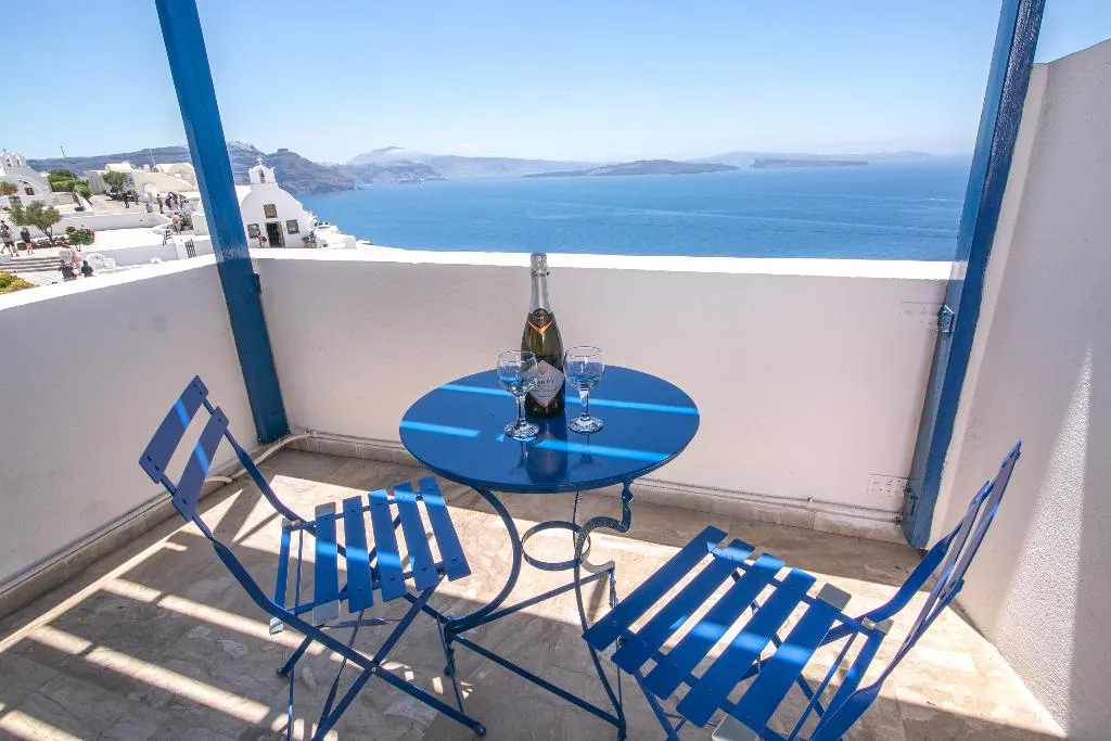 DOUBLE WITH VIEWS Room, Stelios Rooms Golden View, Santorini