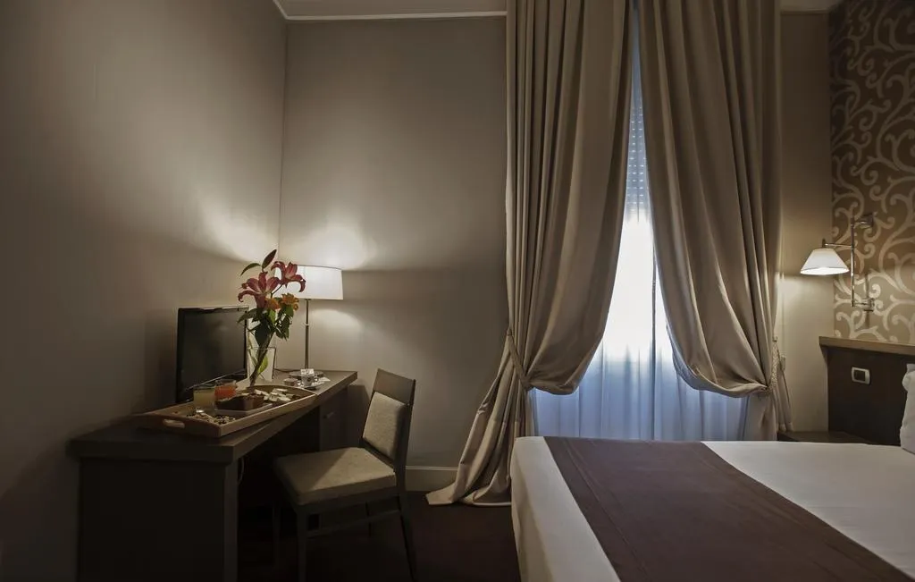 DOUBLE SUPERIOR Room, Villa Torlonia Hotel, Rome