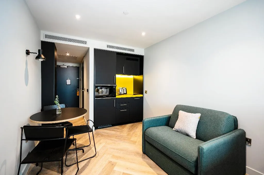 STUDIO CAPACITY 3 Room, Staycity Aparthotels Tivoli, Dublin