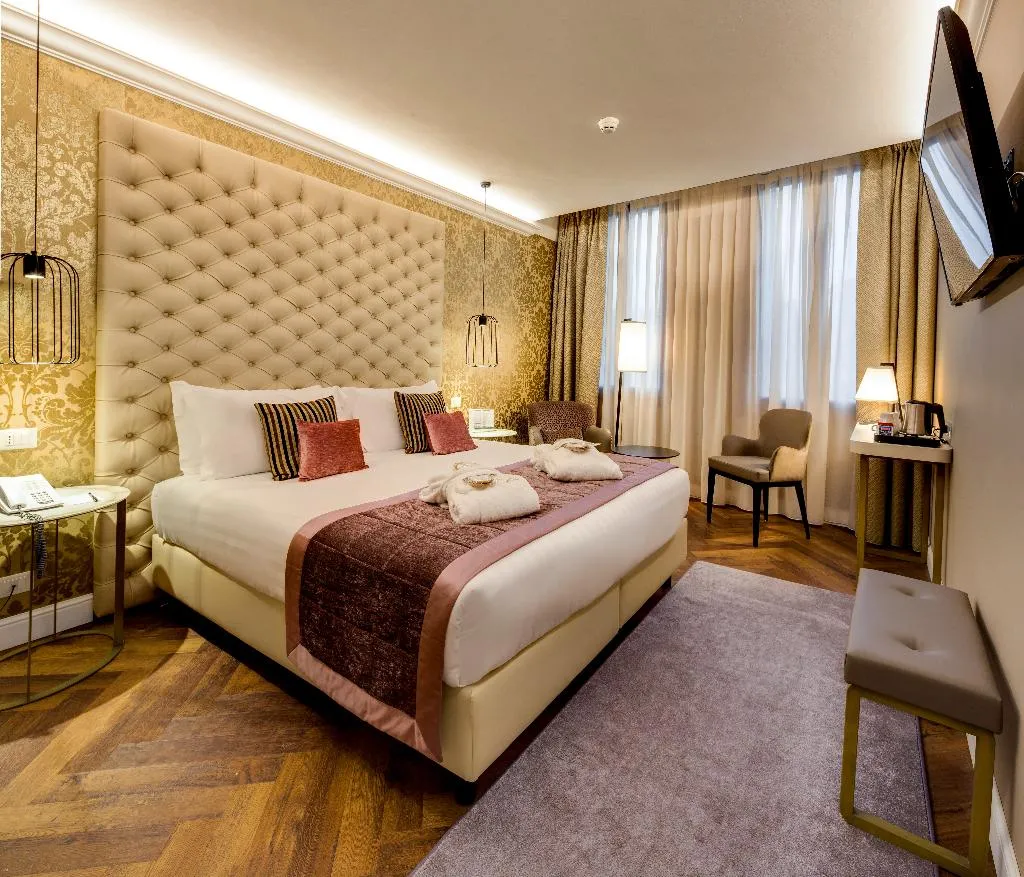 QUADRUPLE STANDARD Room, CHC Continental, BW Premier Collection, Venice