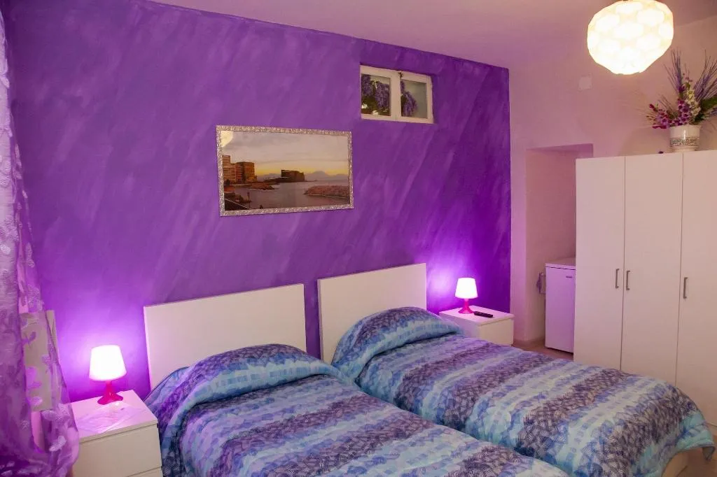 Room, Residence Confalone, Naples
