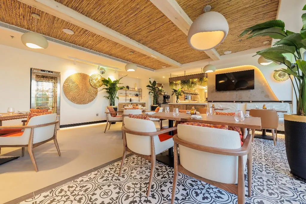 Restaurant, Holiday Inn Dubai Village Circle by IHG, Dubai