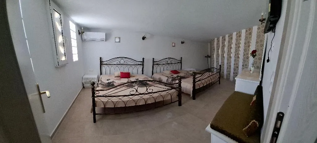 QUADRUPLE ONE BEDROOM ONE BATHROOM Room, Castellino Studios, Rhodes