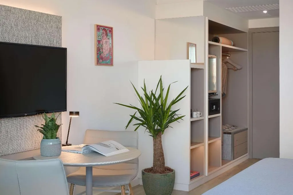 STUDIO WITH BALCONY Room, INNSiDE by Meliá Barcelona Apolo, Barcelona