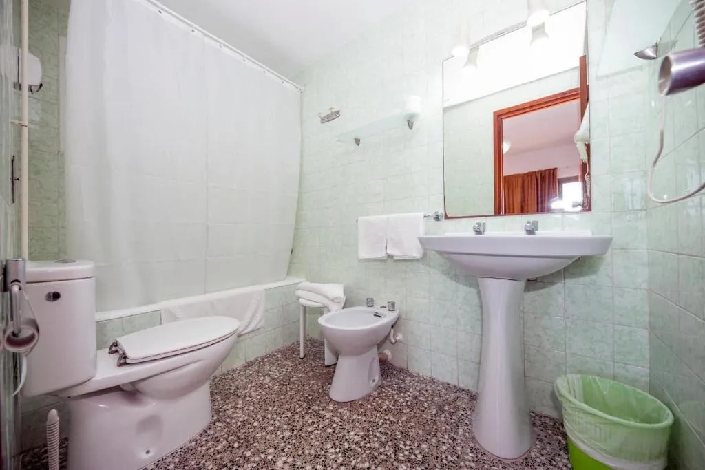 Room, Hostal Santa Eulalia, Ibiza