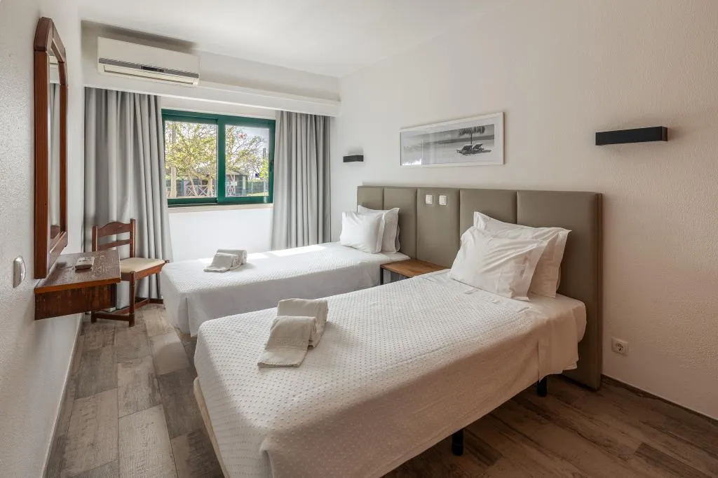 APARTMENT TWO BEDROOMS Room, Parque Monte Verde, Algarve