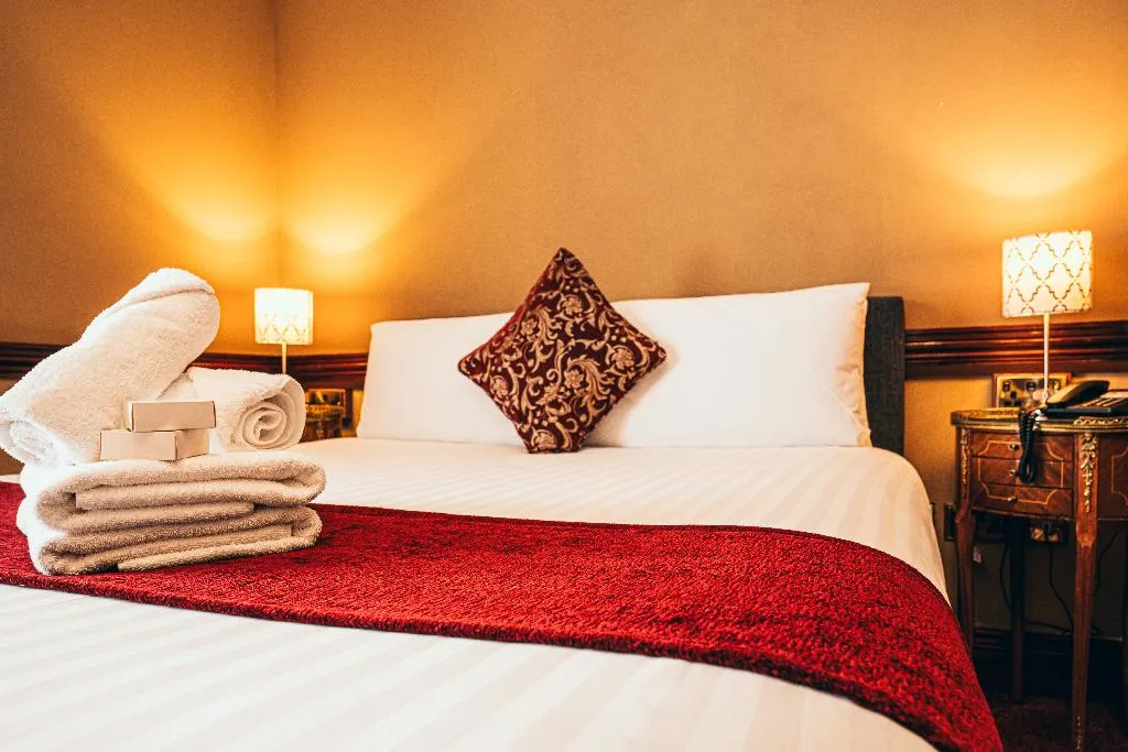 Room, Russell Court, Dublin