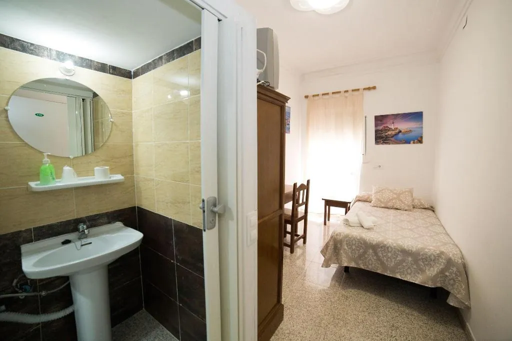 Room, Hospedaje Lisboa Algeciras, Costa De La Luz