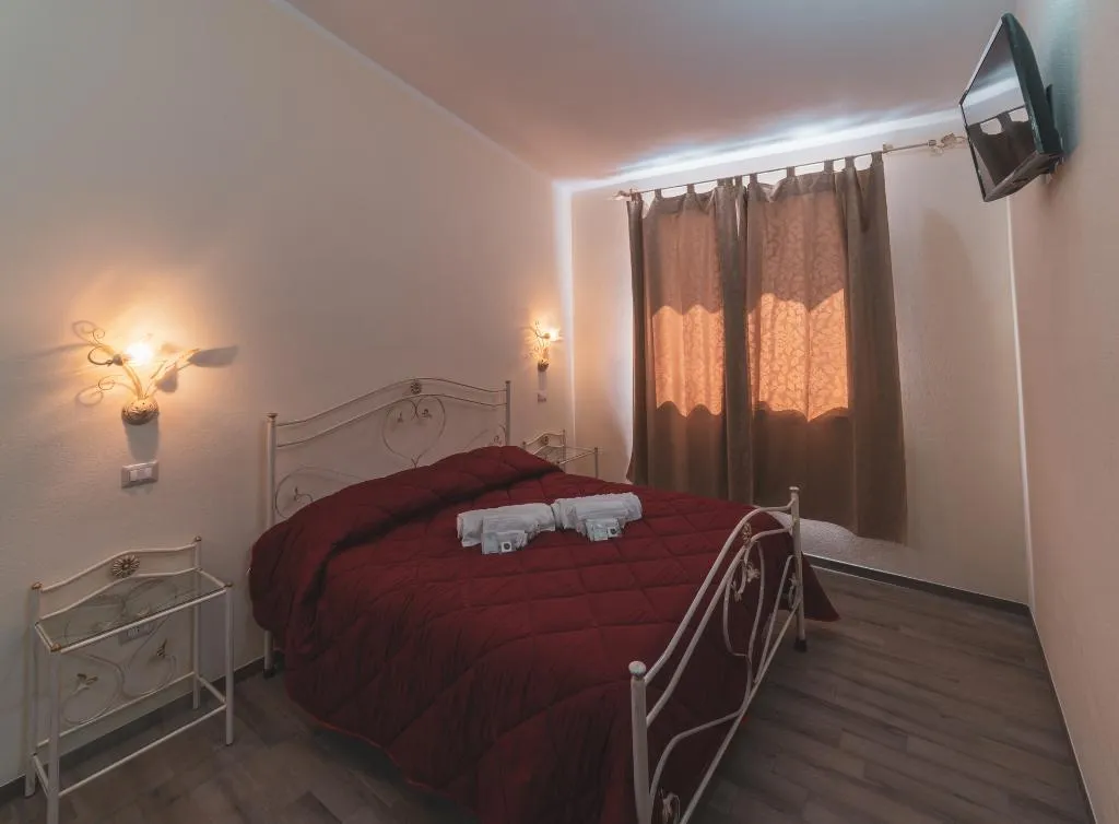 DOUBLE ONE BEDROOM ONE BATHROOM Room, Villa Alberta, Cagliari