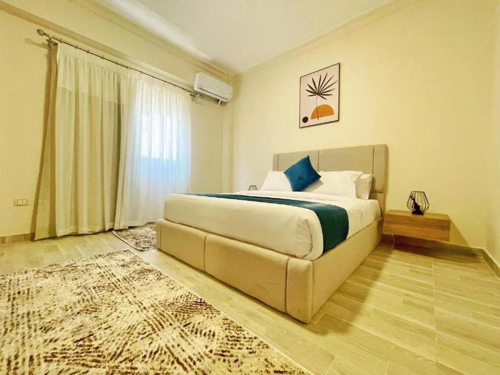 APARTMENT KING SIZE BED Room, Settle Inn South 90 Apartments, Cairo