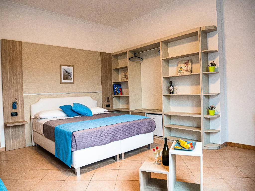 QUADRUPLE STANDARD Room, San Marco, Naples