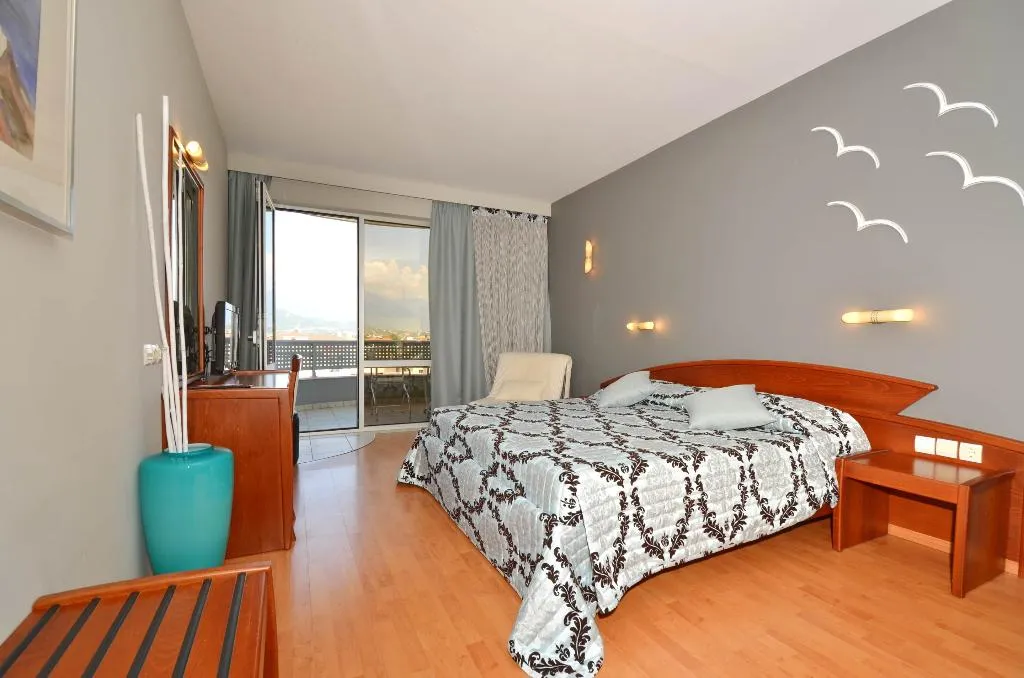 STUDIO STANDARD Room, Evilion, Thessaloniki