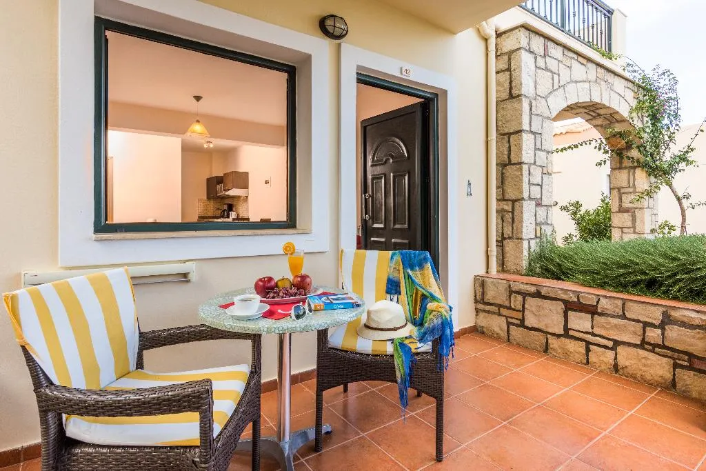 SUITE GARDEN VIEW Room, Pilot's Villas Luxury Suites, Crete