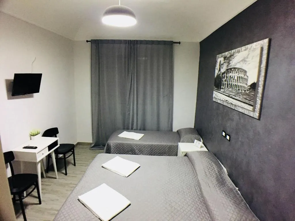 Room, Babyface, Naples