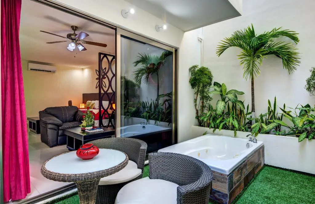 DOUBLE WITH JACUZZI Room, Suites Corazon, Playa Del Carmen