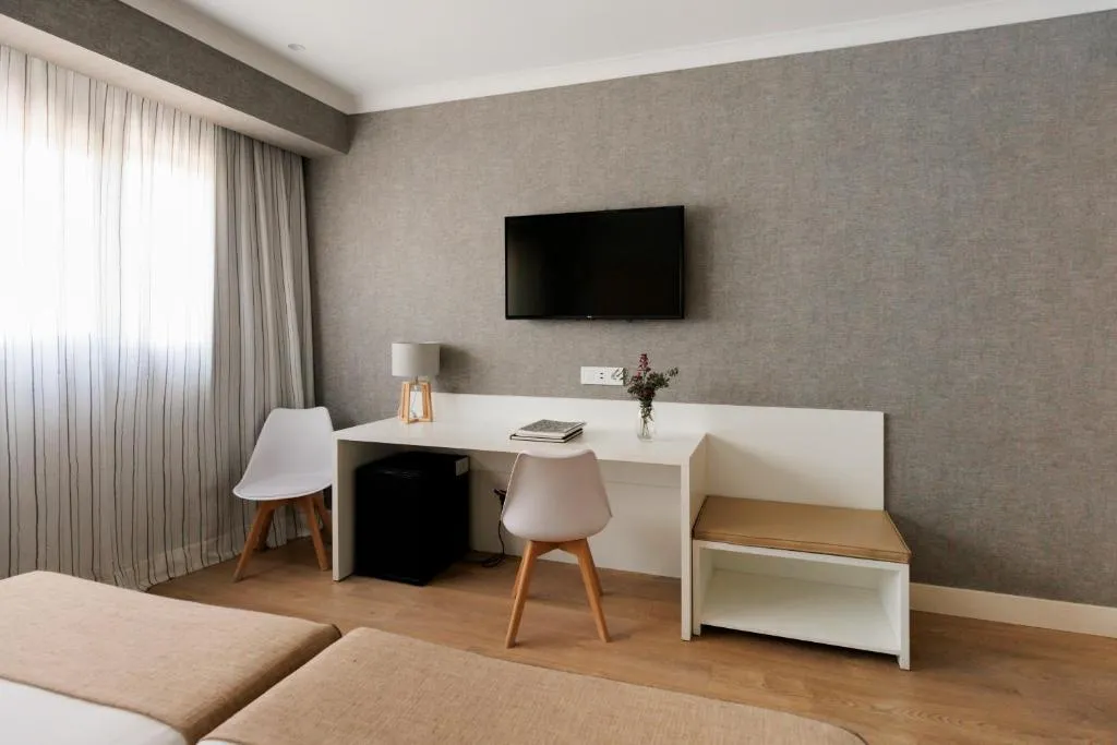 FAMILY ROOM STANDARD Room, Pax Guadalajara, Madrid