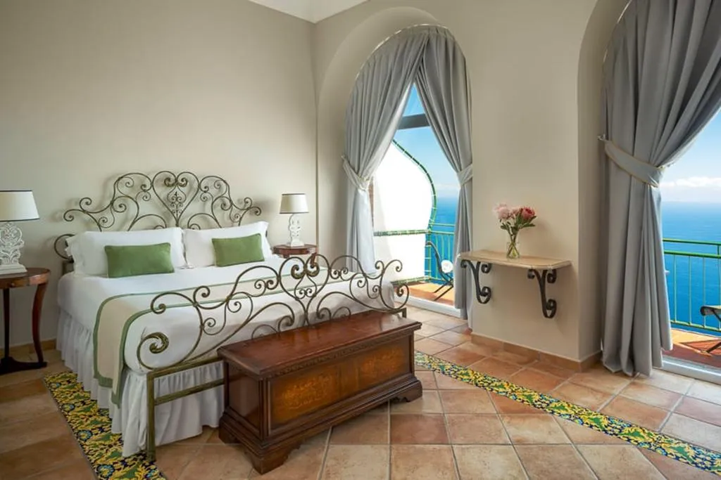 Double or Twin PREMIUM SEA VIEW Room, Caesar Augustus, Naples