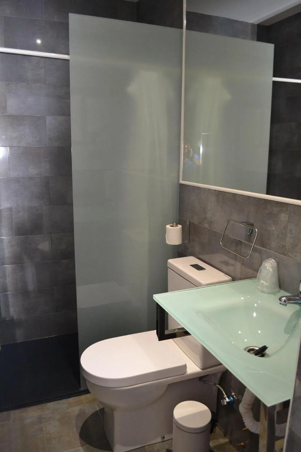 Room, Hostal Meyra, Madrid