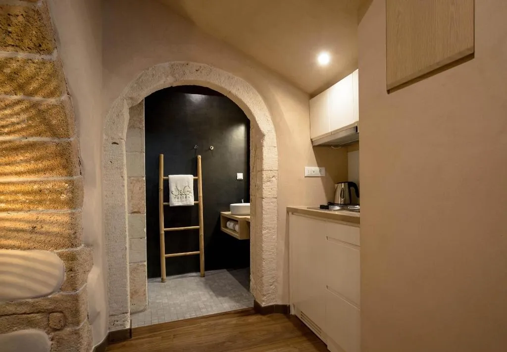 Room, J&G Suites, Crete