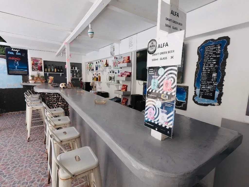 Bar, Anny Studios Perissa Beach, Santorini