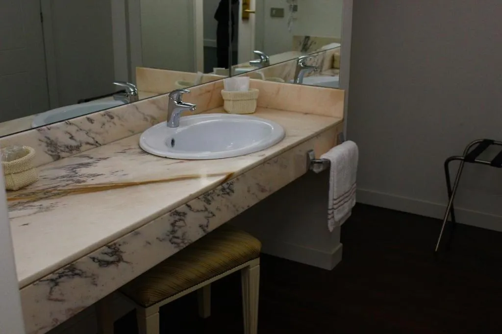Room, Blue Dream, Venice