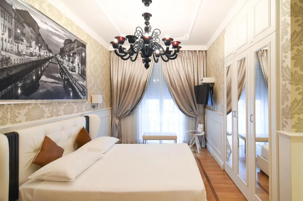 Room, Luxury Duomo Rooms, Milan