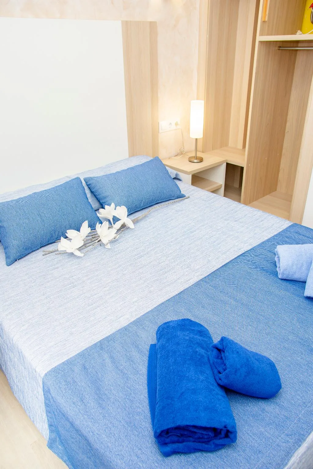 Room, Maribel, Menorca