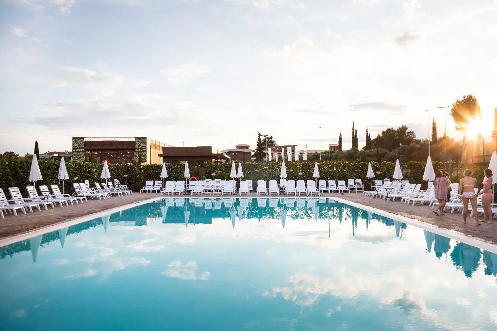 Pool, hu Firenze Camping in Town, Florence
