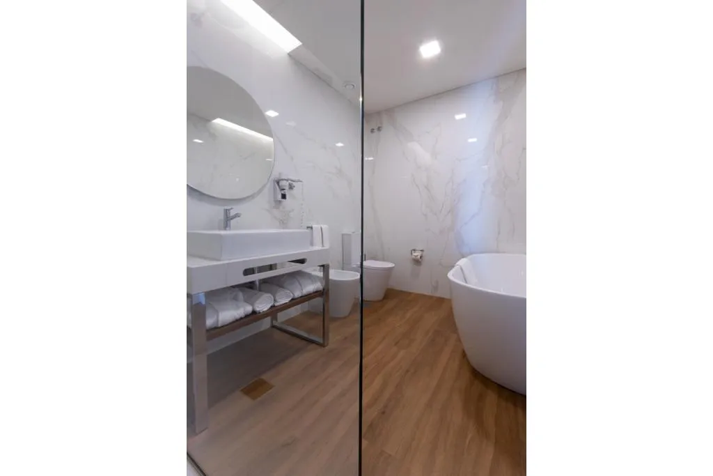 SUITE CLASSIC SEA VIEW Room, Hotel Flor de Sal by the Editory, Porto