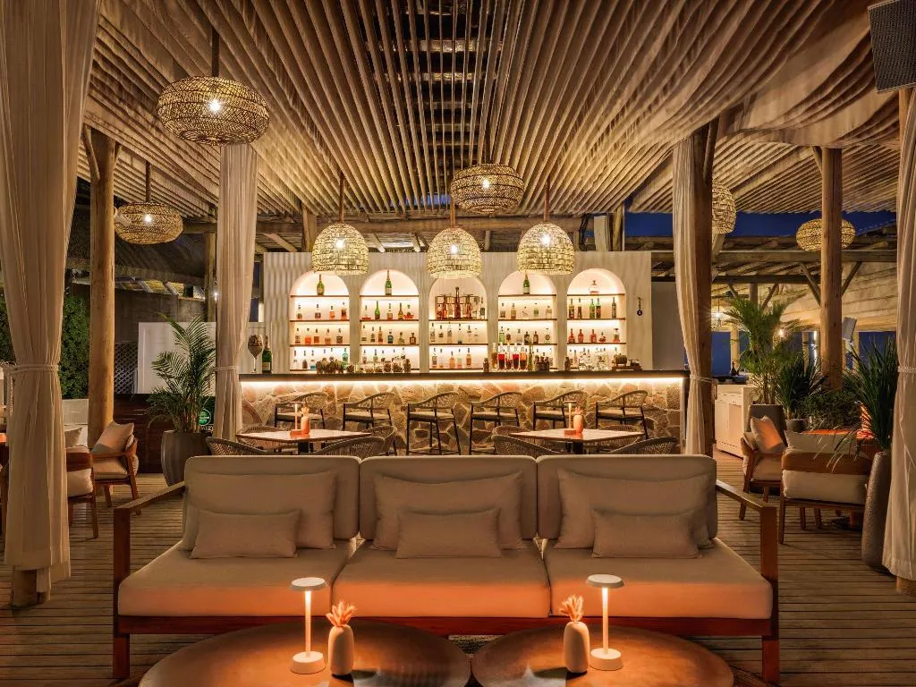 Bar, Sofitel Dubai The Palm, Dubai