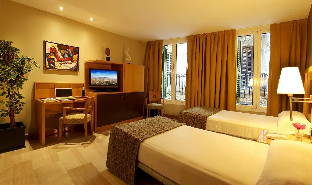 TRIPLE STANDARD Room, Nouvel, Barcelona