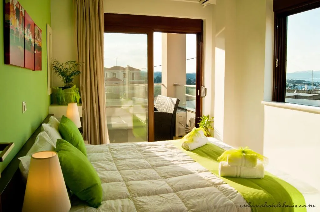 FAMILY ROOM TWO BEDROOMS WITH VIEWS Room, Esthisis suites & maisonettes, Crete